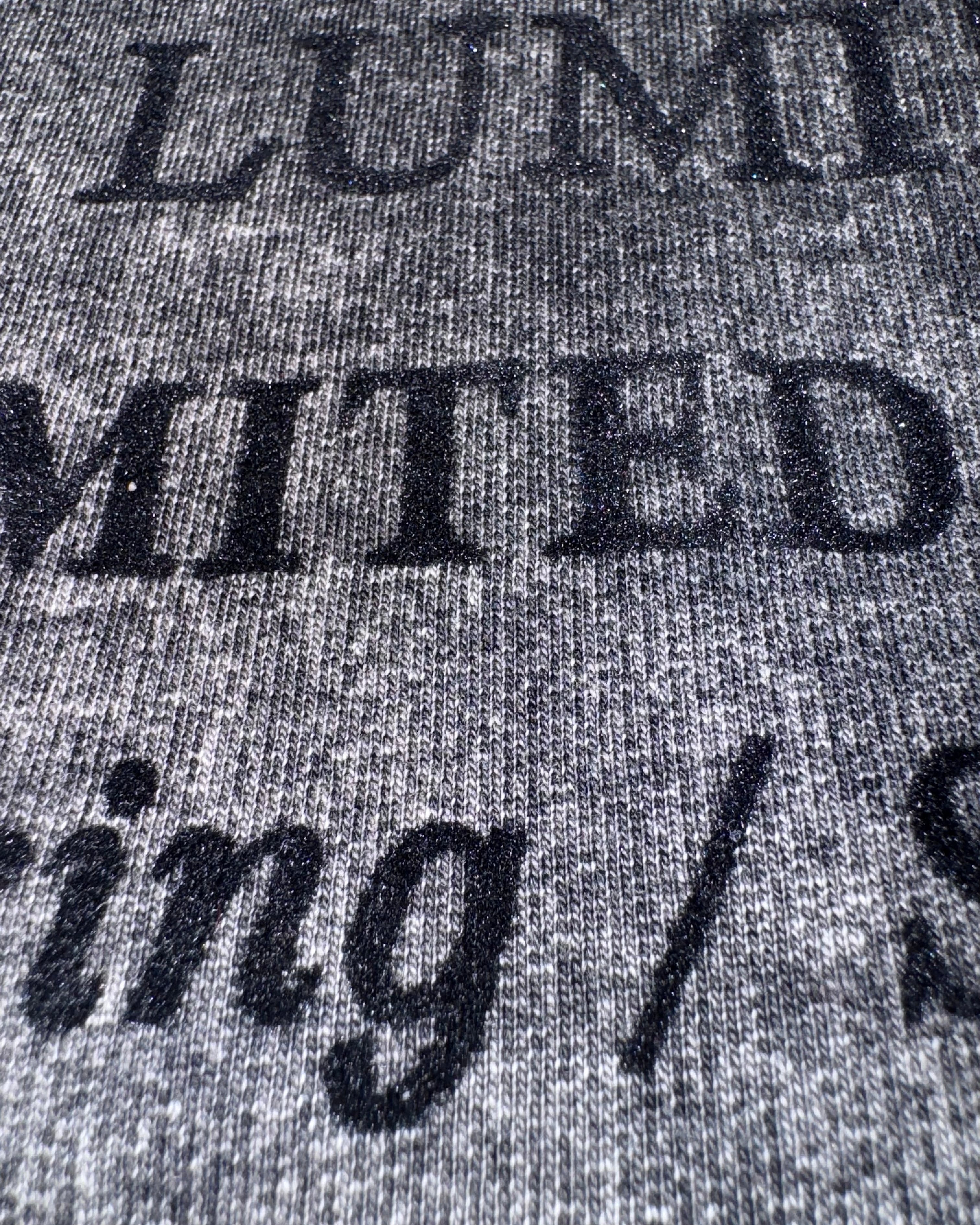 TEXTURED ASH TEE
